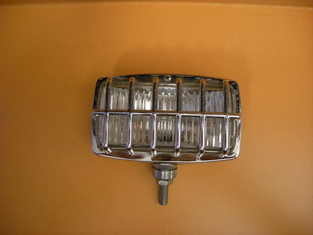 Rückfahrscheinwerfer Hella mit Chromgitter