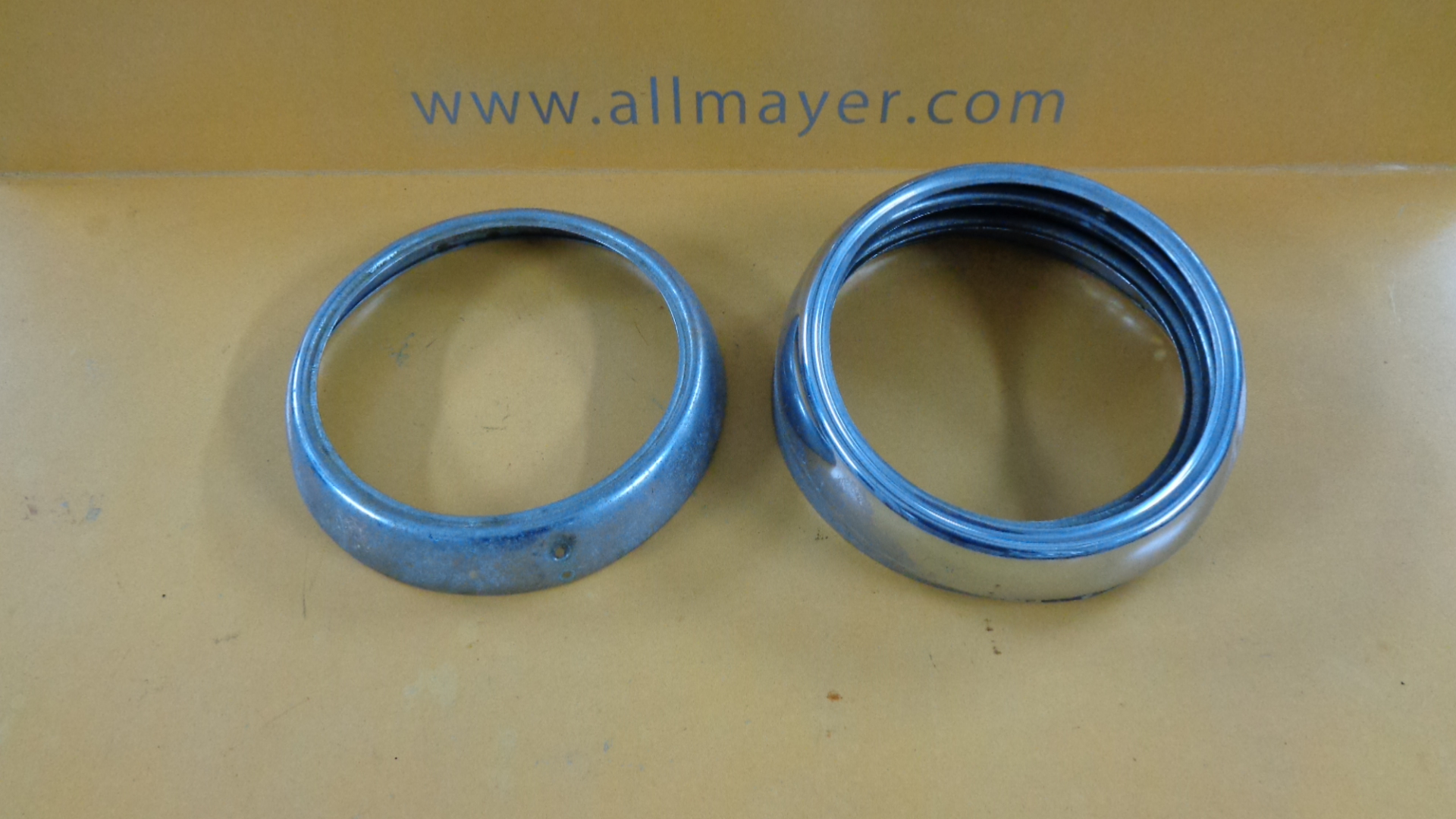 Scheinwerfer-Ring für Mercedes W110 Heckflosse