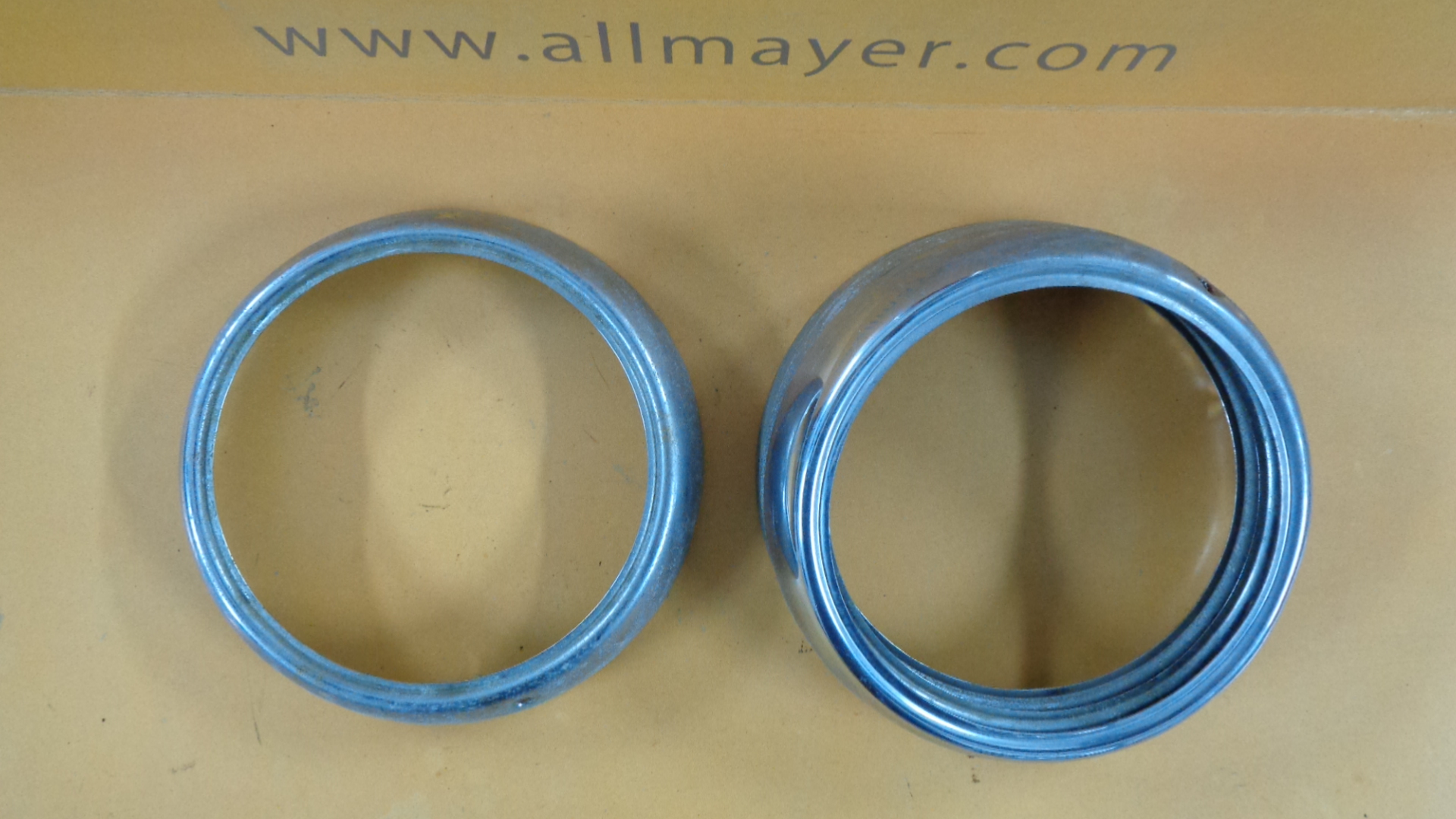 Scheinwerfer-Ring für Mercedes W110 Heckflosse – Bild 3