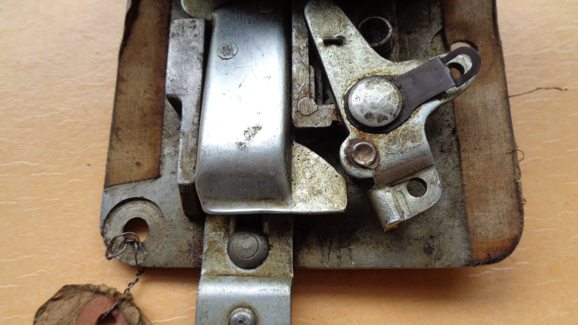 Türschloss vorne rechts (NEU) für Mercedes Ponton W105 W120 W121 – Bild 4