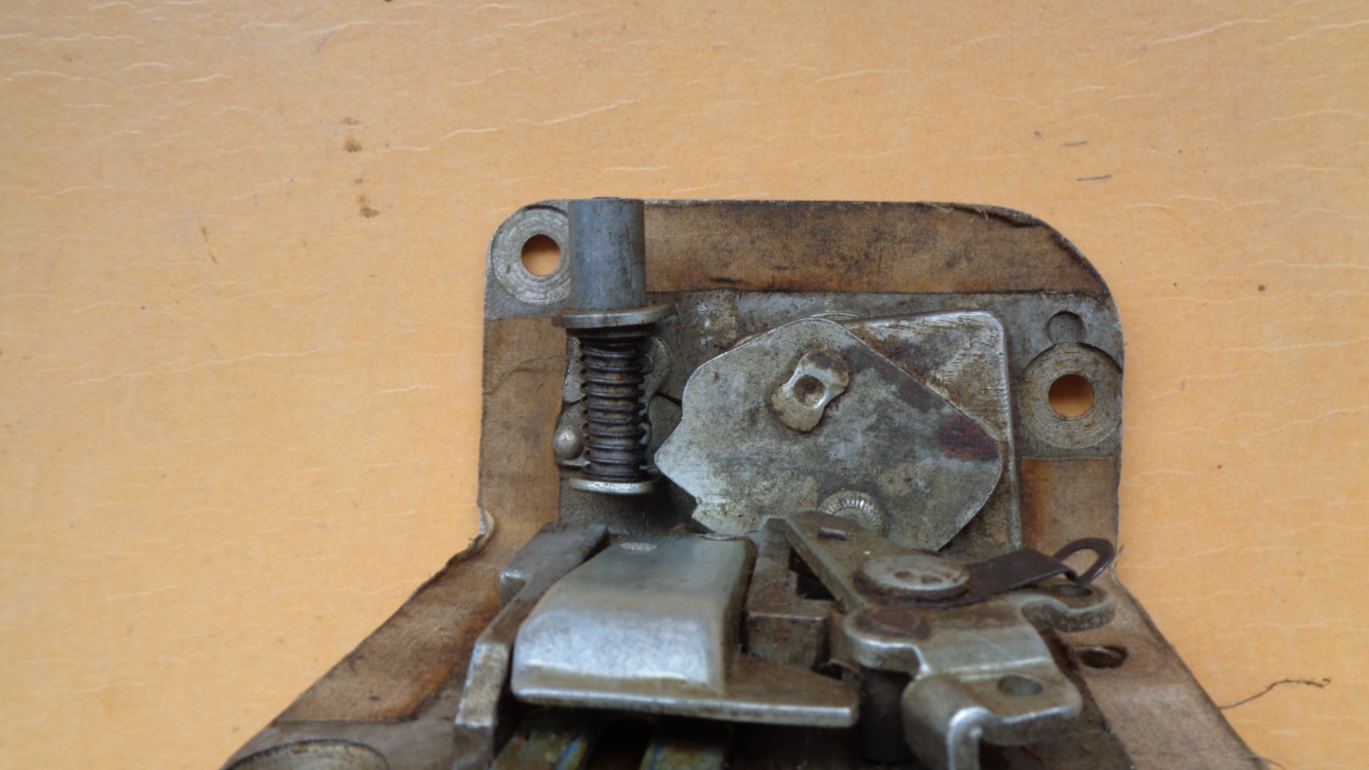 Türschloss vorne rechts (NEU) für Mercedes Ponton W105 W120 W121 – Bild 3