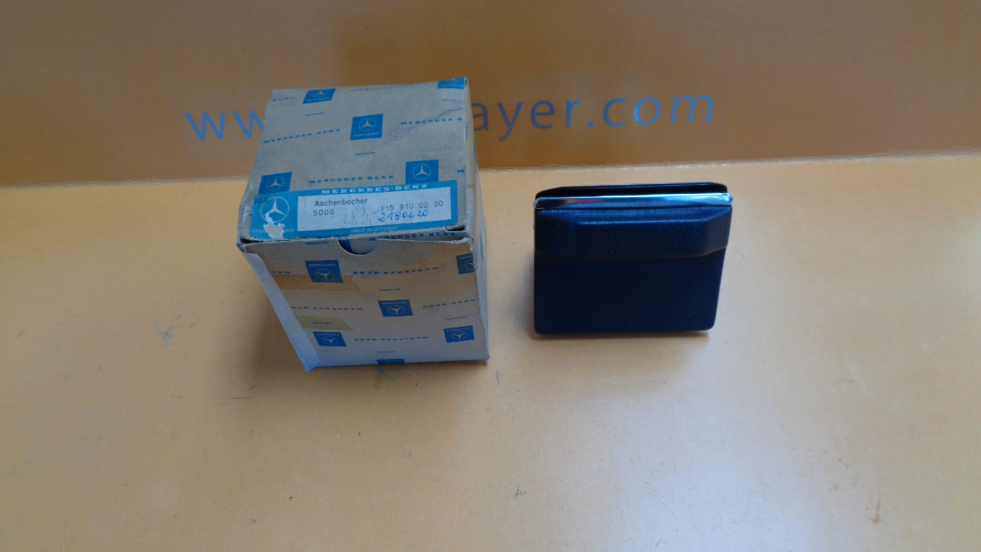 Aschenbecher für Mercedes /8, W114, W115