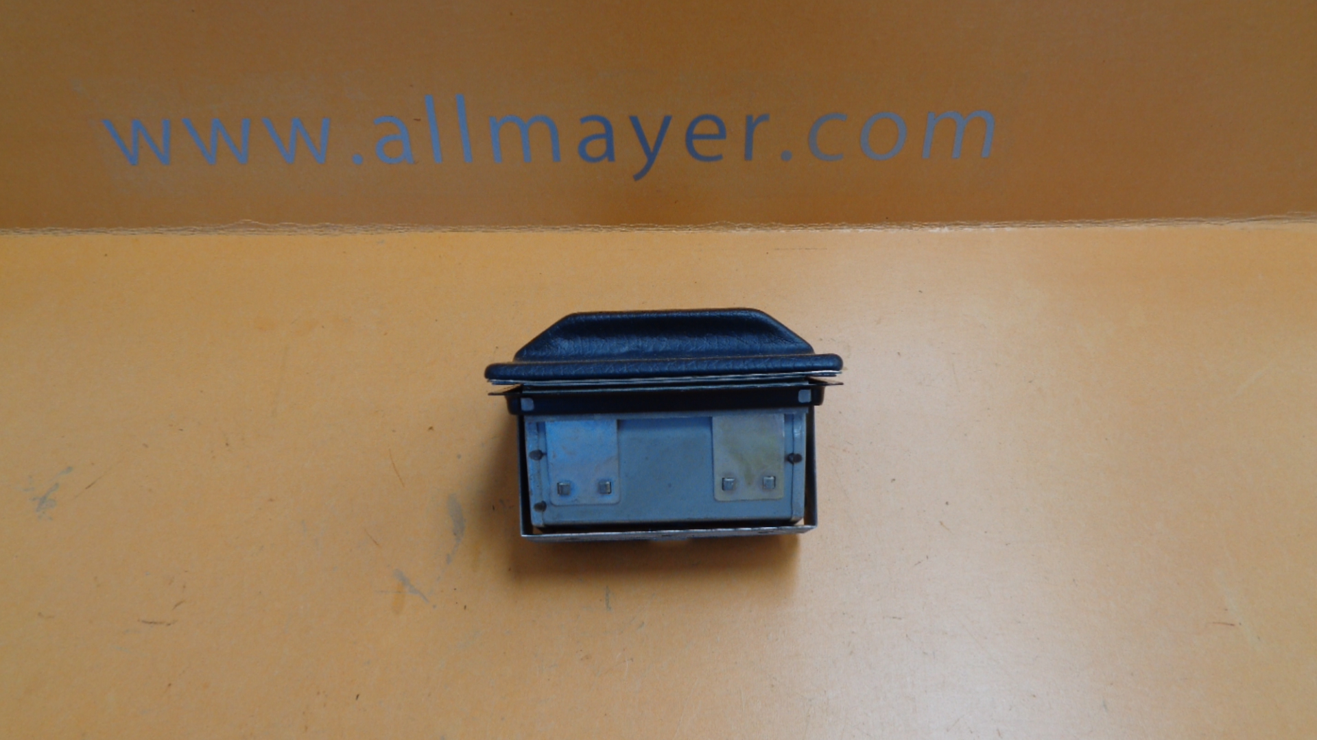 Aschenbecher für Mercedes /8, W114, W115 – Bild 4