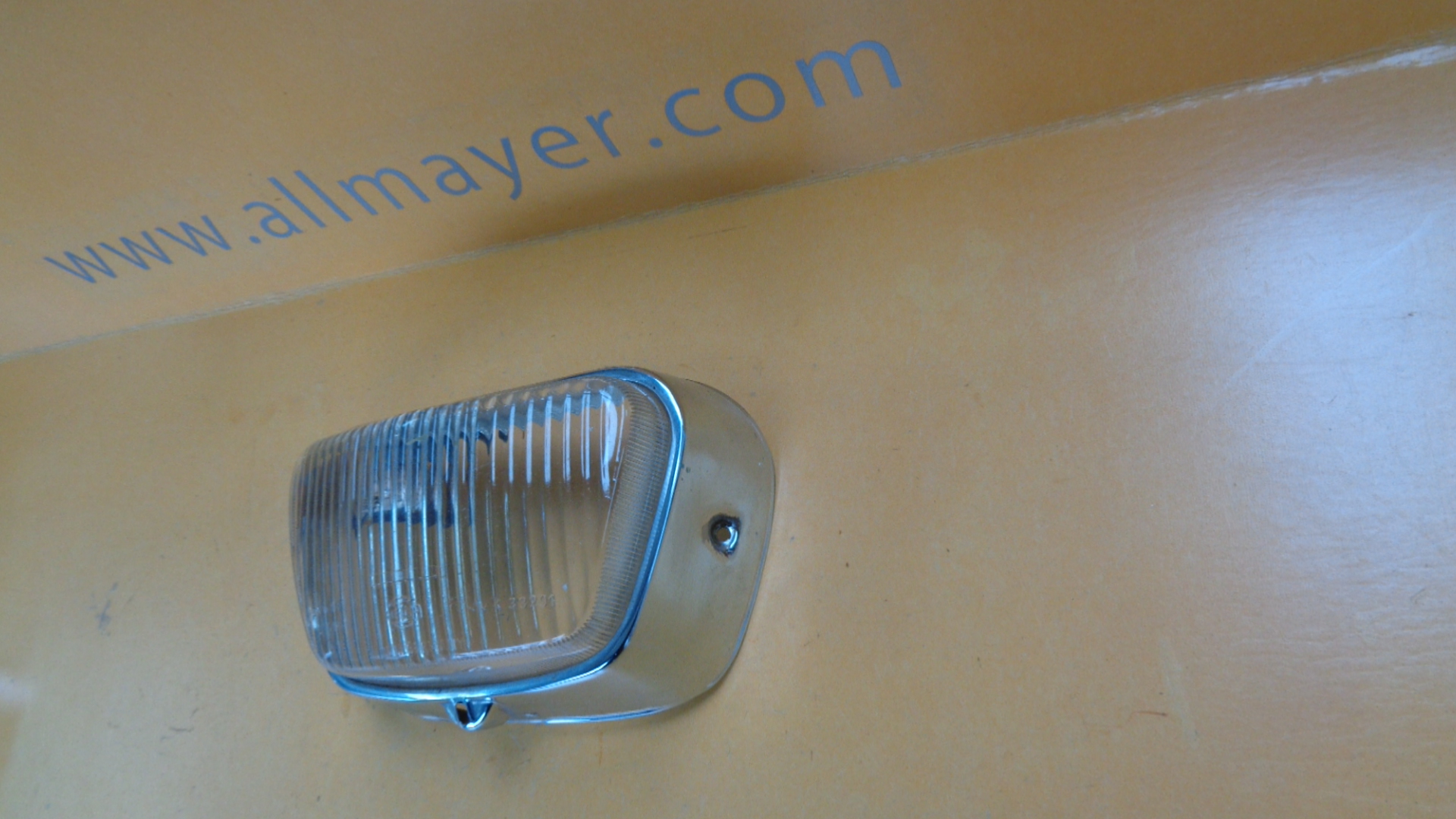 Chromrahmen mit Glas links für Nebelleuchte Mercedes W110 – Bild 5