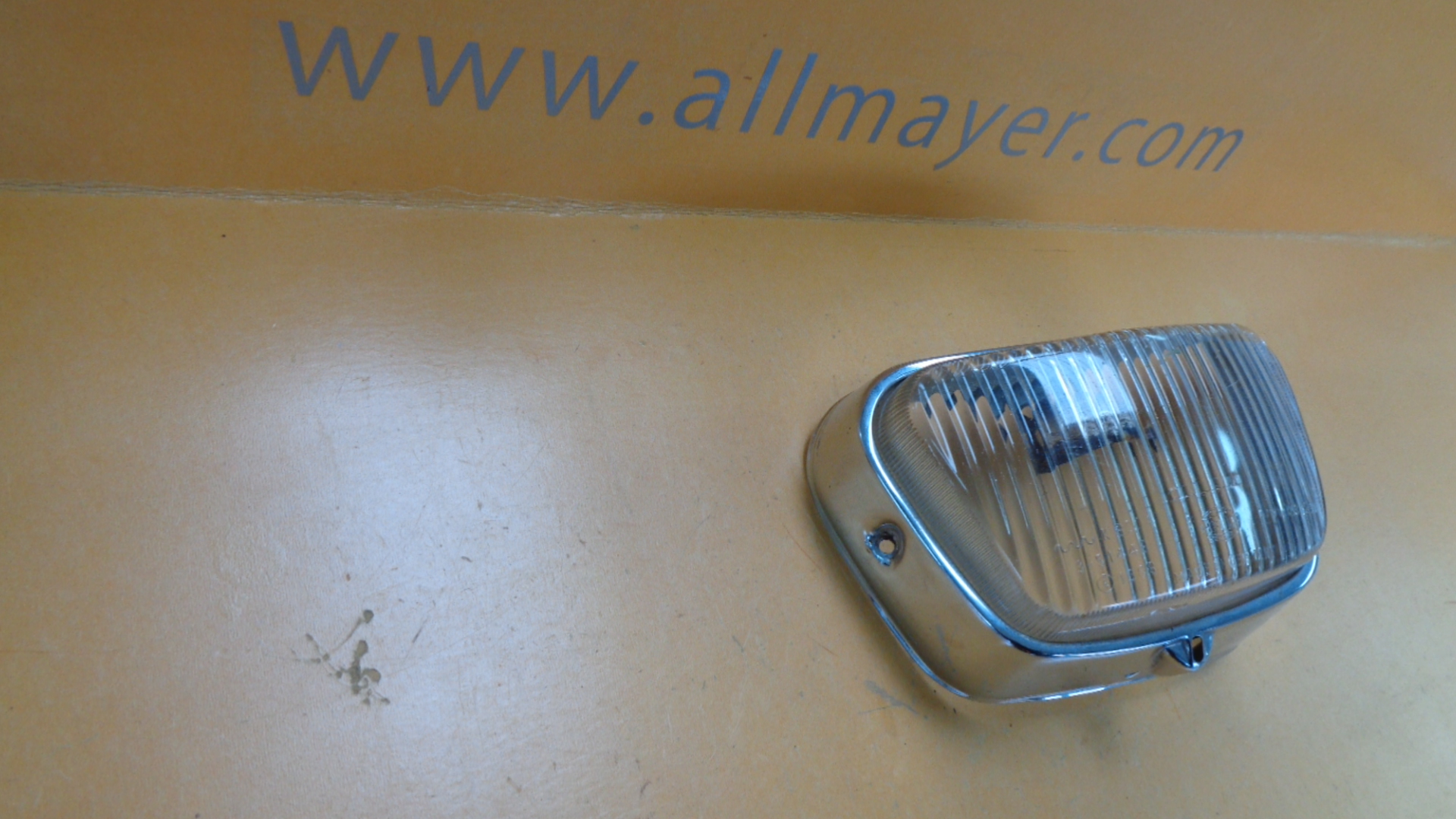 Chromrahmen mit Glas links für Nebelleuchte Mercedes W110 – Bild 4