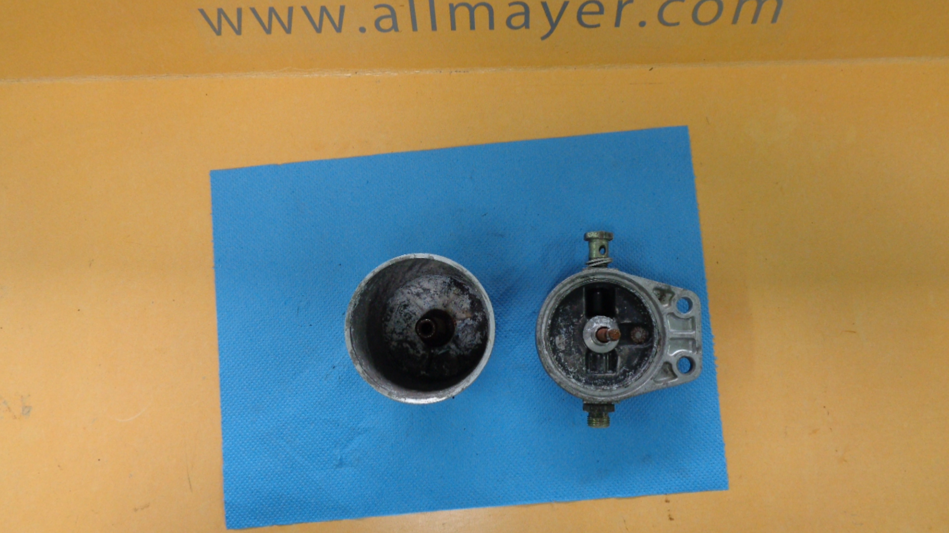 Kraftstoff- Filtergehäuse von Bosch für Mercedes Benz W111, R113, W108, W109 – Bild 4