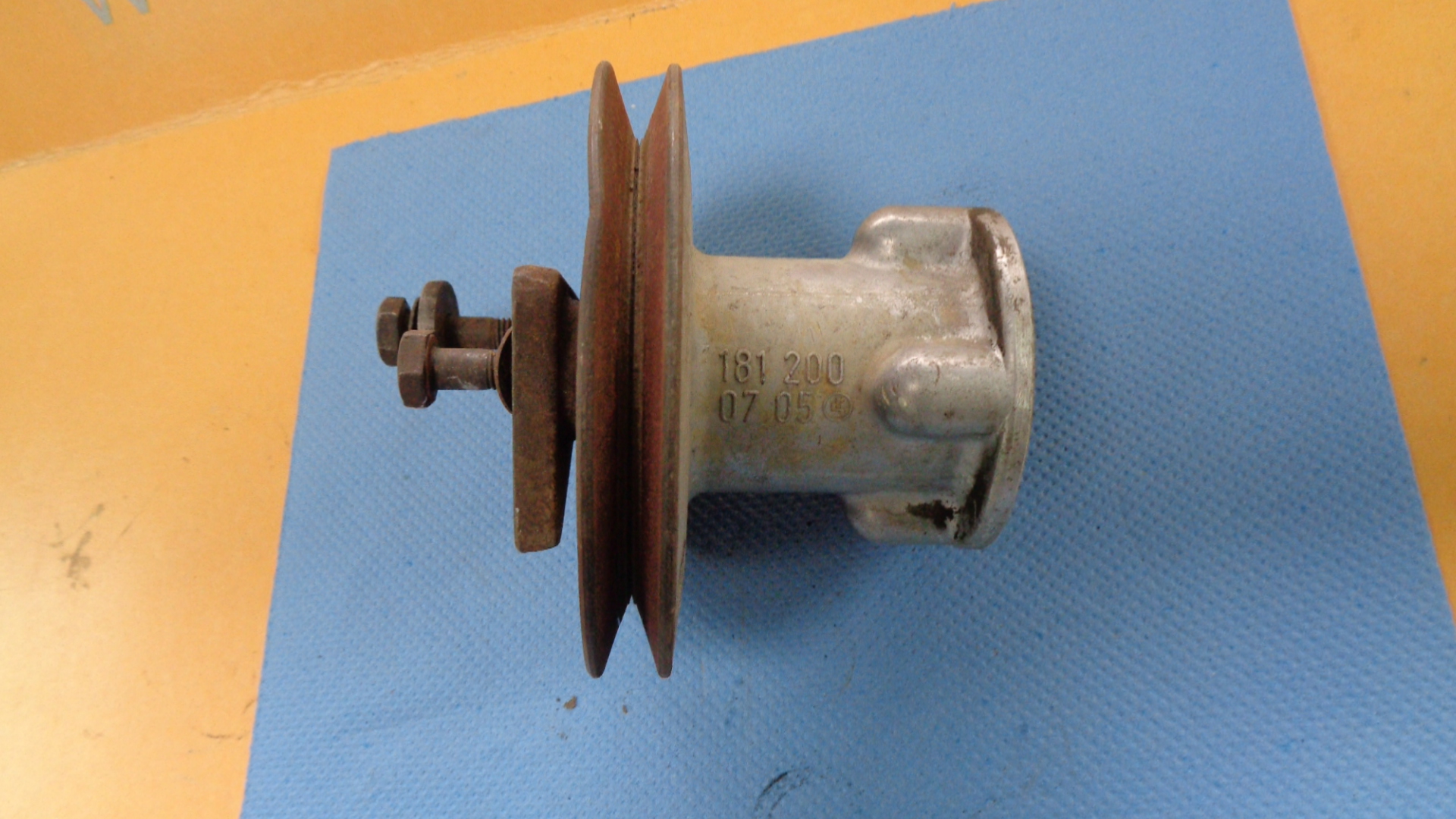 Riemscheibe für Mercedes W110 OM621