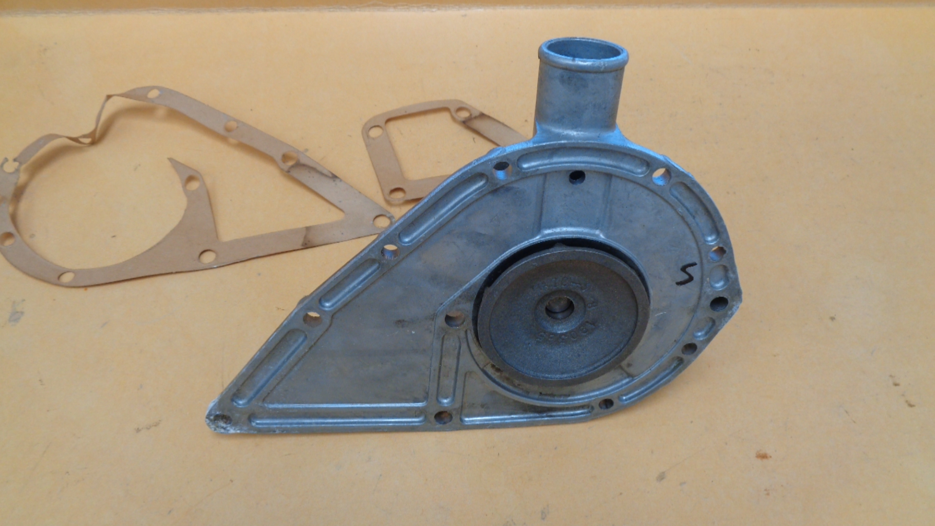 Wasserpumpe für viele Hillman Modelle – Bild 3