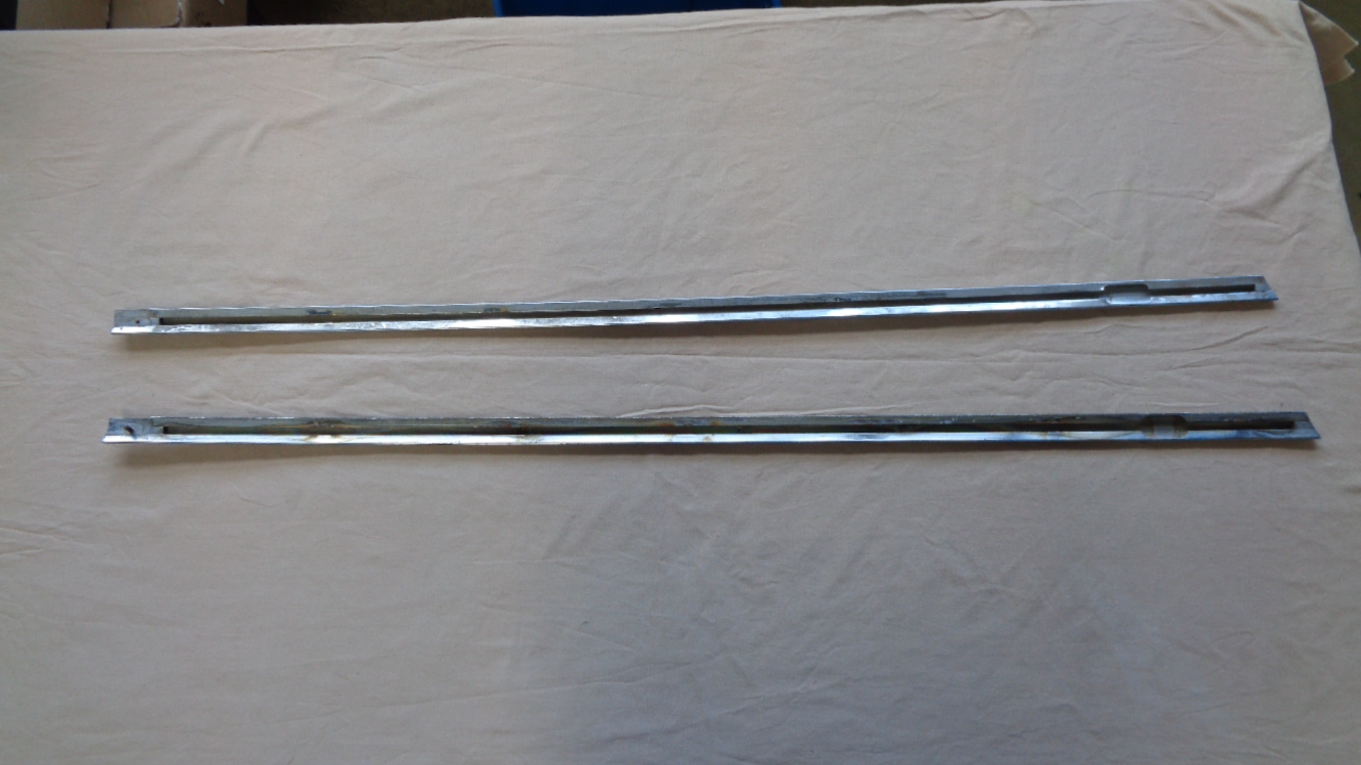 Zierleiste für Motorhaube links für Mercedes 170 S, S-D, S-V, DS, Sb und SB-Cabrio, W136 – Bild 3