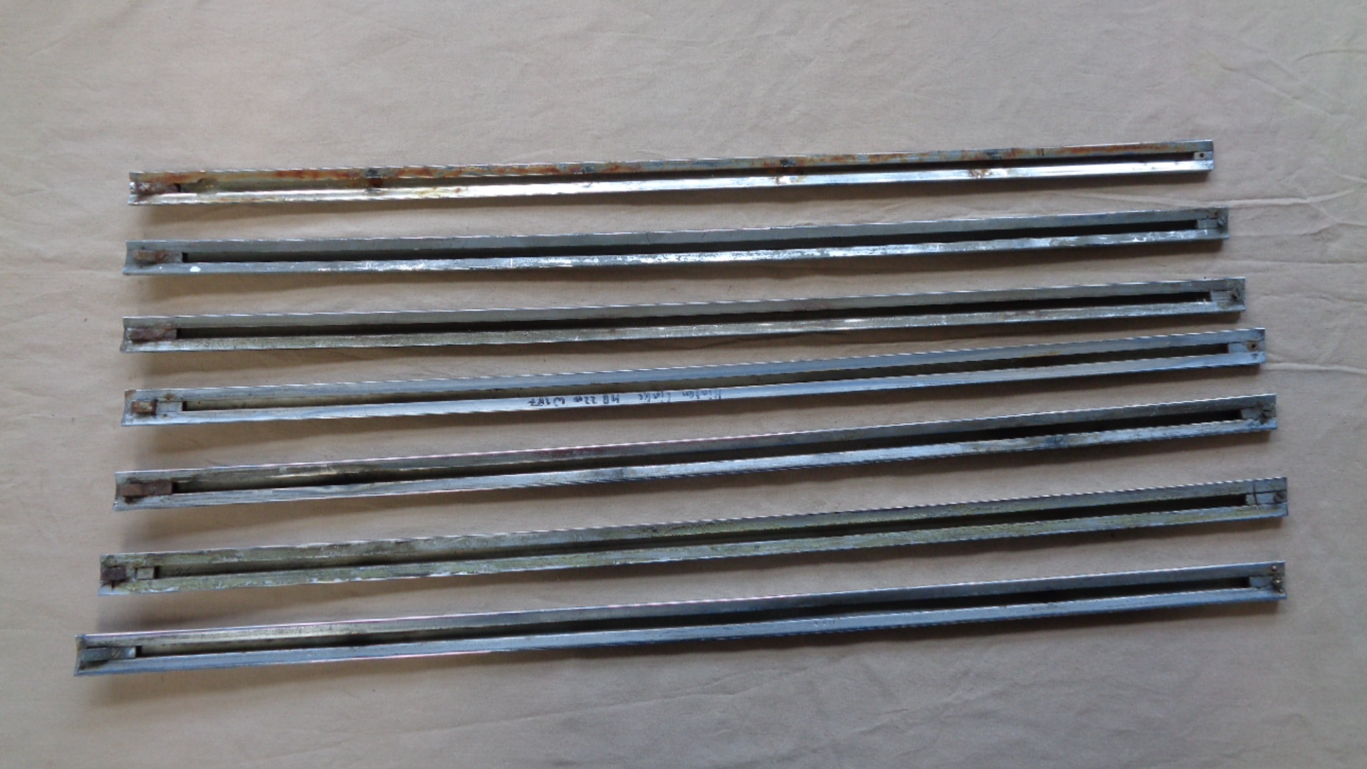 Zierleiste für Fondtür hinten links für Mercedes 170 S, S-D, S-V, DS, Sb, SB-Cabrio, W136 und 220 W187 – Bild 3