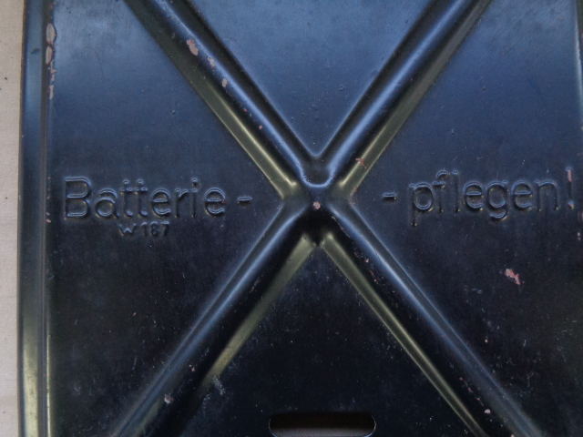 Batteriedeckel, Deckel für Batteriefach für Mercedes 170S, Sb, DS, S-V, S-D, SAC, SBC, 220 W187 – Bild 2