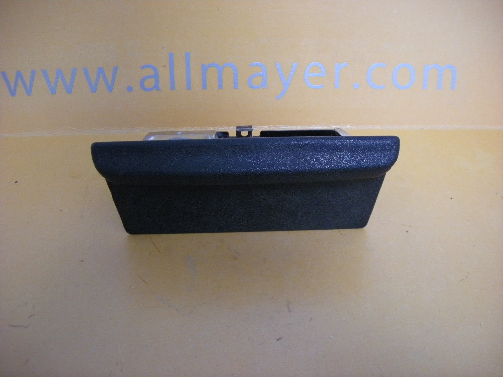 Aschenbecher für Mercedes W123