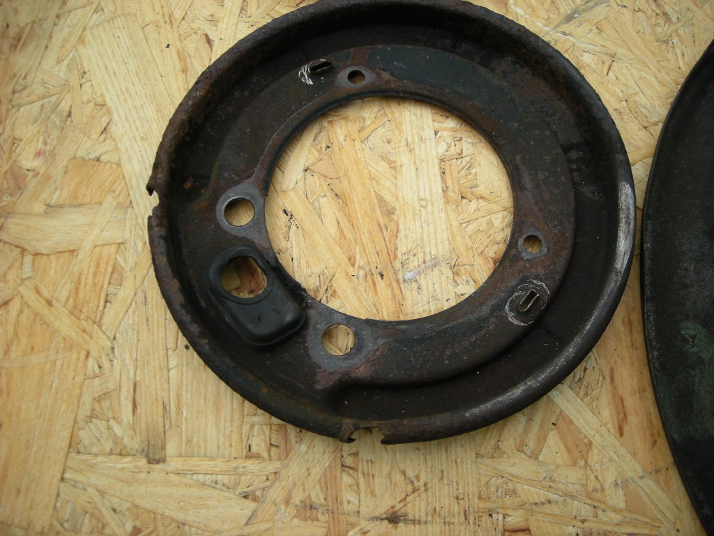 Satz Ankerbleche Bremse für Hinterachse Mercedes R/C107 – Bild 5