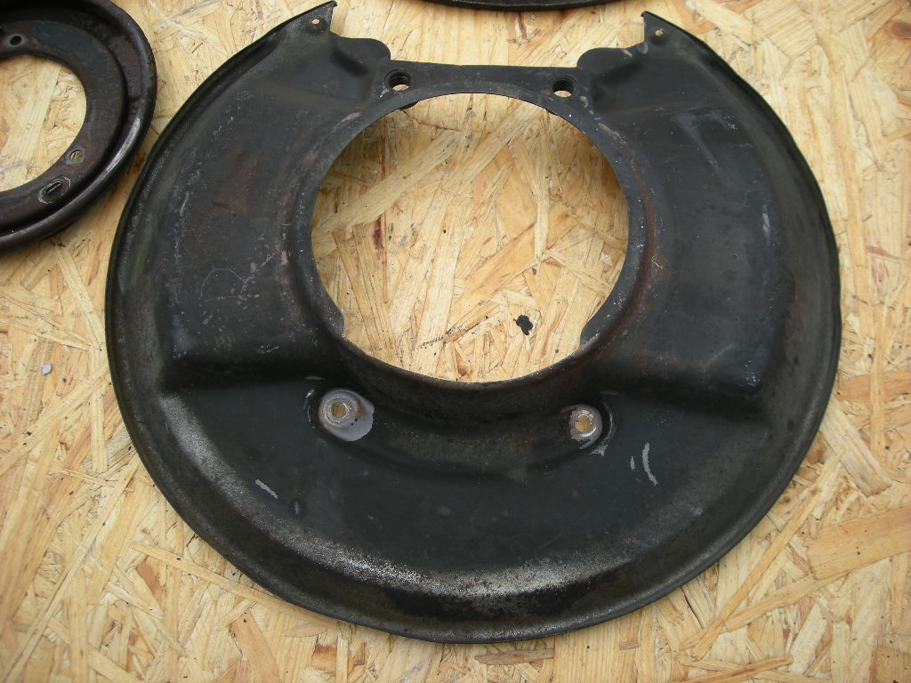 Satz Ankerbleche Bremse für Hinterachse Mercedes R/C107 – Bild 4