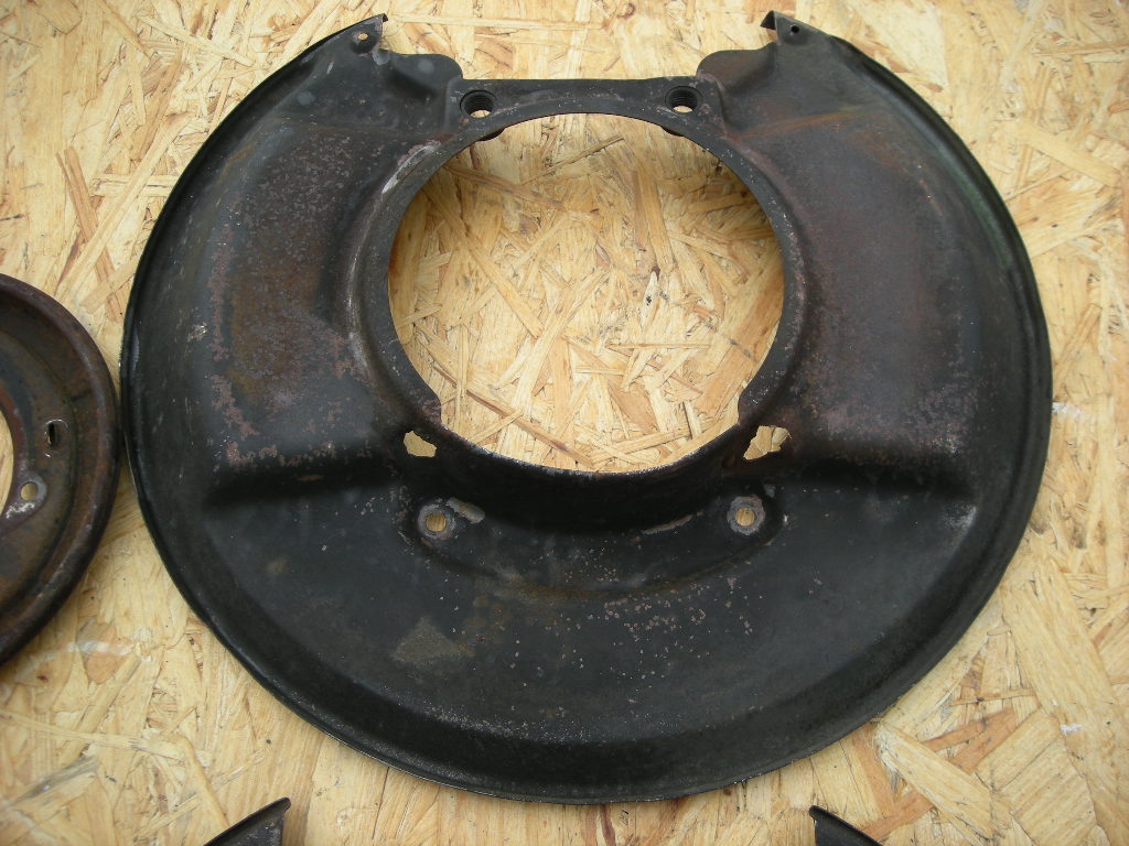 Satz Ankerbleche Bremse für Hinterachse Mercedes R/C107 – Bild 3