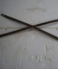 Strebe zwischen den Kotflügelstützen vorne für Mercedes 170 V, Va, Vb, D, Da, Db, W136