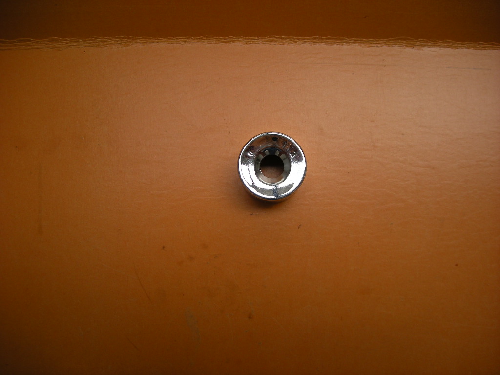 Chromabdeckung für Zündschloss Mercedes W110 – Bild 3