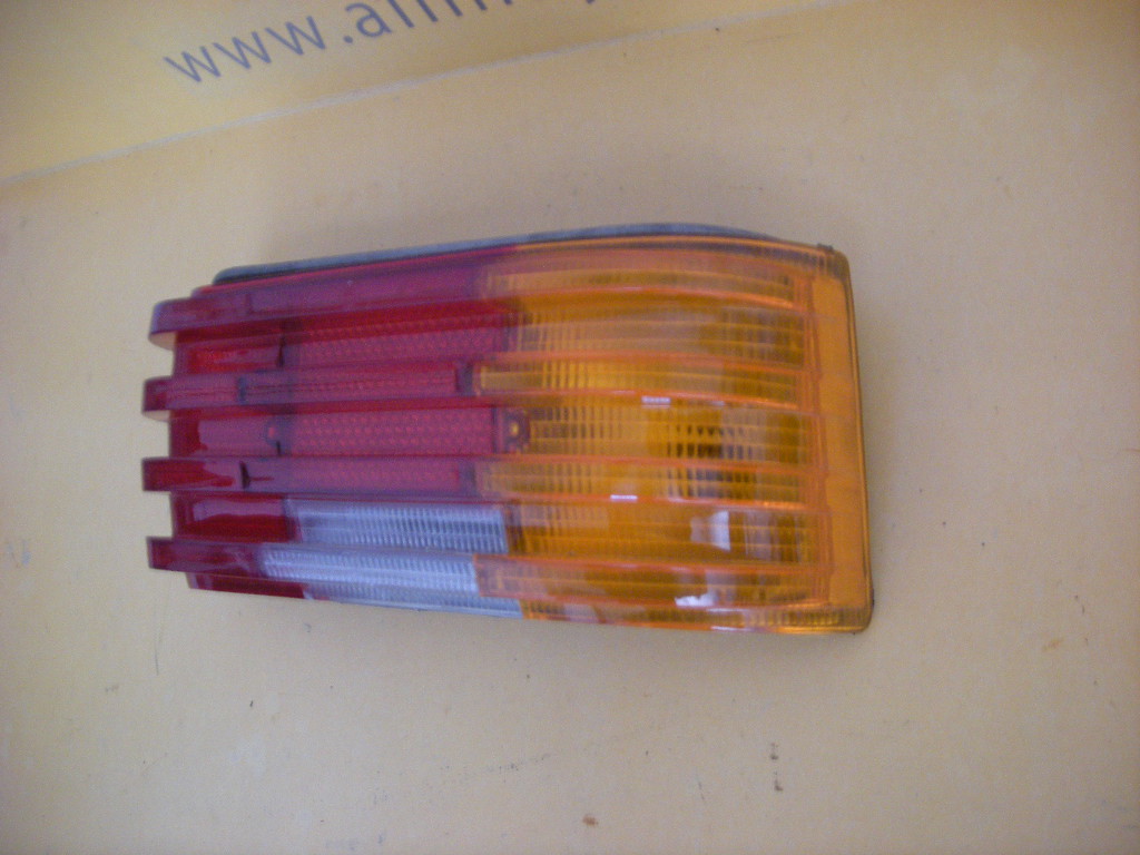 Rücklicht rechts für Mercedes/8 W114/115 Neu orig. SR, späte Ausführung – Bild 2