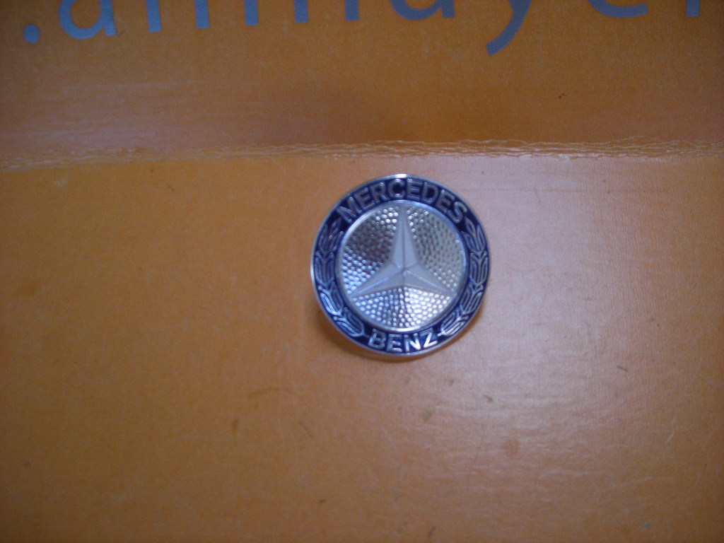 Firmenzeichen auf Kühlermaske für Mercedes W123, W126 – Bild 2