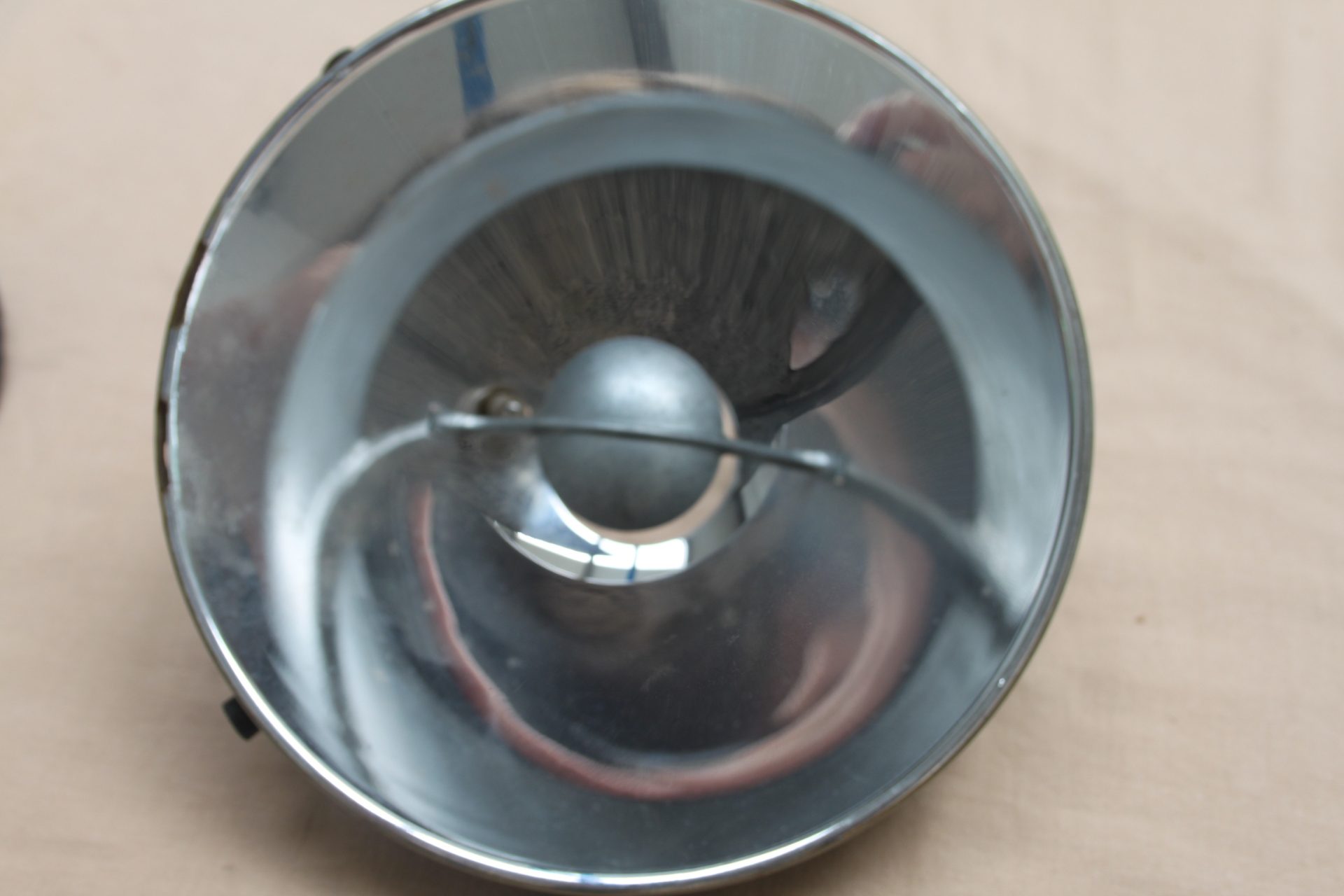 BOSCH Reflektor für Mercedes W110 – Bild 3